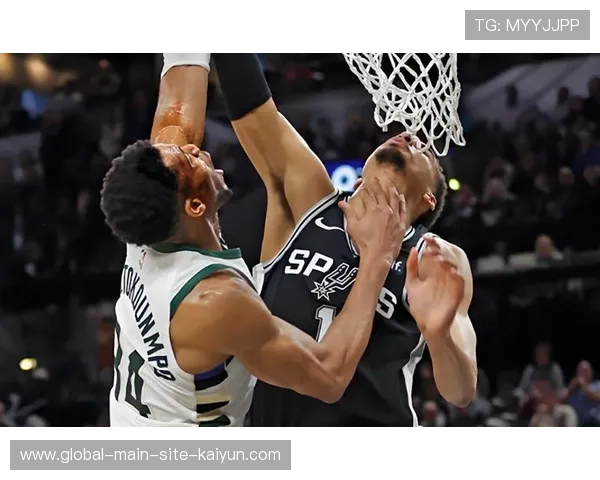 文班亚马内线筑起长臂天网 马刺主场迎战雷霆彰显统治力