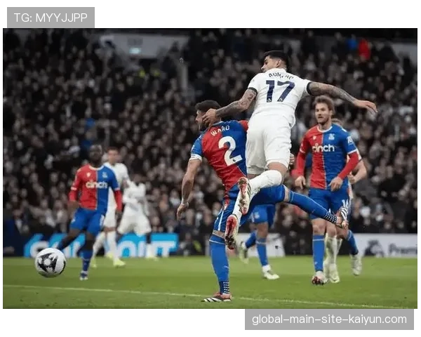 水晶宫防守反击战术执行到位 但阵地防守时站位过于保守被动